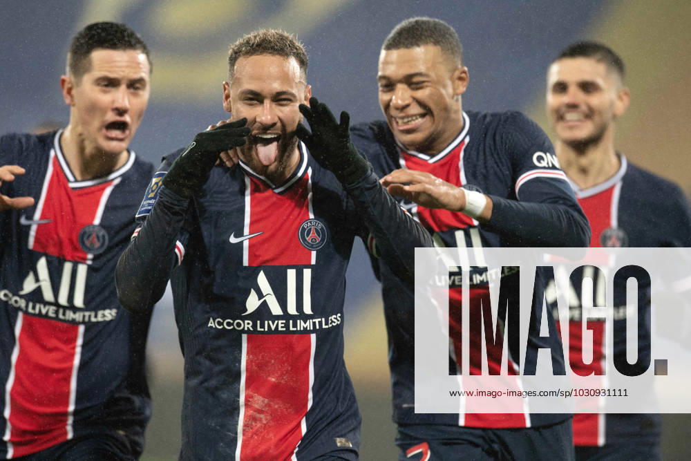 Paris Saint-Germain vs Olympique de Marseille - Champions Trophy Neymar Jr of Paris Saint-Germain celebrates his goal with Kylian Mbappe and Ander Herrera of Paris Saint-Germain during the trophy after the Champions Trophy match between Paris Saint-Germain and Olympique de Marseille at Stade Bollaert-Delelis, on January 13, 2021 in Lens, France. Photo by David Niviere ABACAPRESS.COM LENS France