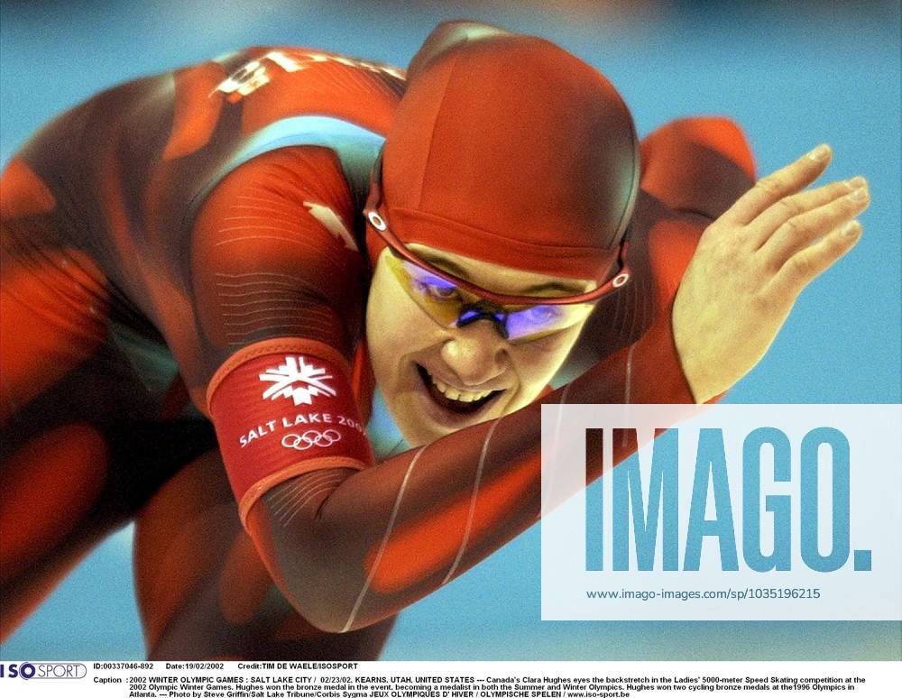 2002 WINTER Olympic Games, Olympische Spiele, Olympia, OS : 2002 WINTER OLYMPIC GAMES : SALT LAKE CITY 02 23 02, KEARNS, UTAH, UNITED STATES --- Canada s Clara Hughes eyes the backstretch in the Ladies 5000-meter Speed skating, Eisschnelllauf competition at the 2002 Olympic Winter games, Winterspiele,Spiele, Summer games Hughes won the bronze medal in the event, becoming a medalist in both the Summer and Winter Olympics. Hughes won two cycling bronze medals at the1996 Olympics in Atlanta. --- Photo by Steve Griffin Salt Lake Tribune Corbis Sygma JEUX OLYMPIQUES D HIVER OLYMPISCHE SPELEN www.iso be Ogden United States ETATS UNIS VERENIGDE STATEN