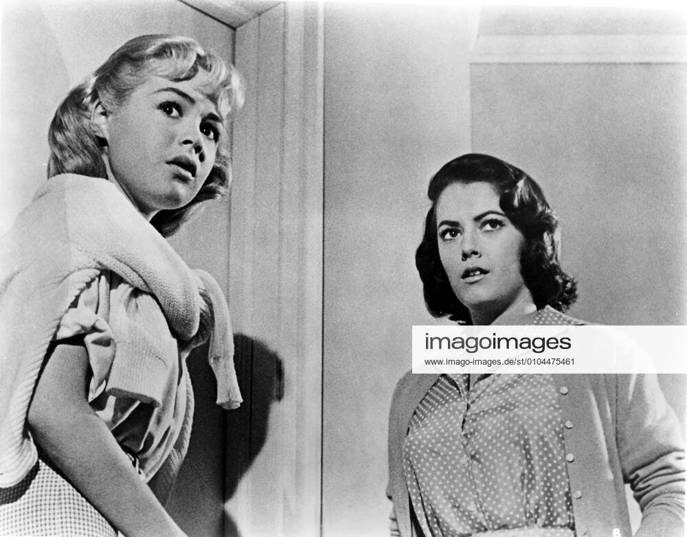 IMITATION OF LIFE SANDRA DEE, SUSAN KOHNER Date: 1959 Mandatory credit line: Image courtesy UNIVERSAL PICTURES Ronald Grant Archive Mary Evans
