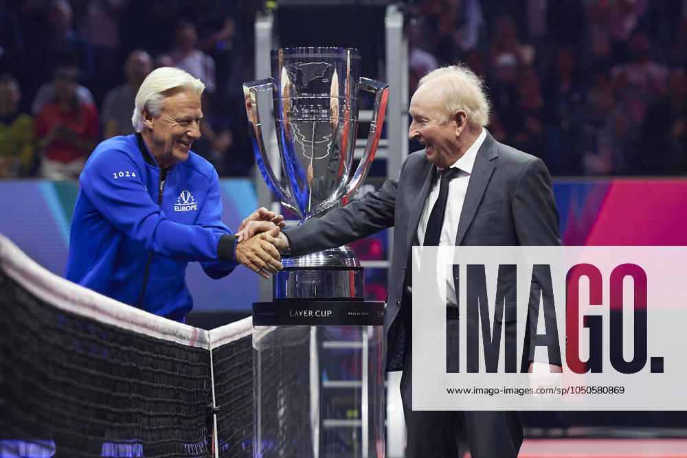 Laver Cup 2024 Berlin - Day 1 BERLIN, GERMANY - SEPTEMBER 20: Bjorn Borg, Captain of Team Europe, shakes hands with Rod Laver as both team s are introduced to the crowd during day one of Laver Cup at Uber Arena on September 20, 2024 in Berlin, Germany. (Photo by Francisco Macia Photo Players Images Magara Press) Berlin Uber Arena Germany
