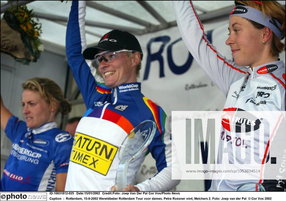 Wereldbeker Rotterdam Tour voor dames. Petra Rossner wint, Melchers 2. Foto: Joep van der Pal Cor Vos 2002