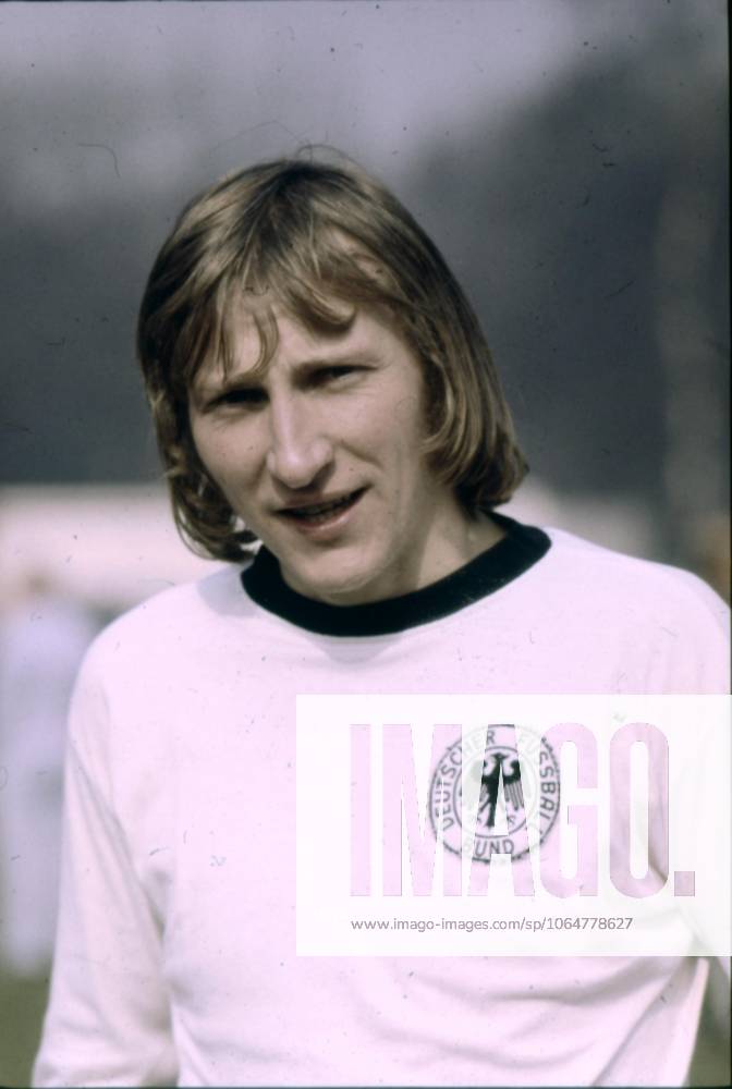 Football Germany u B Z National player Wolfgang Kleff Color ATTENTION date estimated !ACHTUNG AUFNAHMEDATUM GESCHÄTZT!