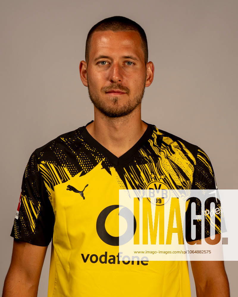 Borussia Dortmund 1 BL, portrait date 2025 2026 Borussia Dortmund 1 BL, portrait date 2025 2026 Waldemar Anton Borussia Dortmund 1 BL, portrait date 2025 2026 Photo Borussia Dortmund Hendrik Deckers via Revierfoto Dortmund Training ground Hohenbuschei North Rhine-Westphalia Germany Poolfoto Borussia Dortmund Hendrik Deck ,