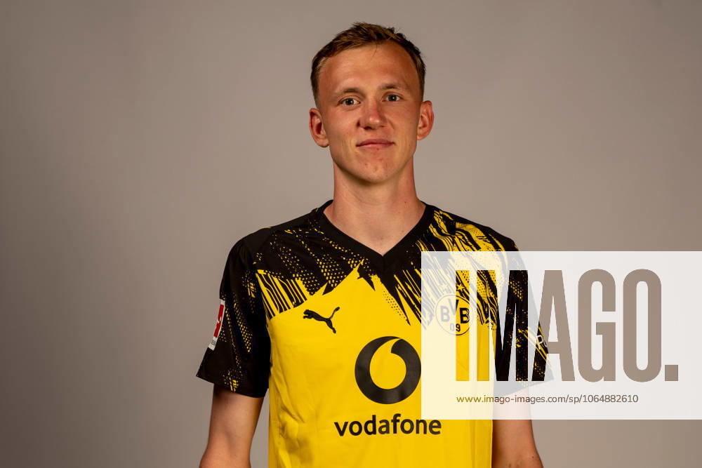 Borussia Dortmund 1 BL, portrait date 2025 2026 Borussia Dortmund 1 BL, portrait date 2025 2026 Maximilian Beier Borussia Dortmund 1 BL, portrait date 2025 2026 Photo Borussia Dortmund Hendrik Deckers via Revierfoto Dortmund Training ground Hohenbuschei North Rhine-Westphalia Germany Poolfoto Borussia Dortmund Hendrik Deck ,