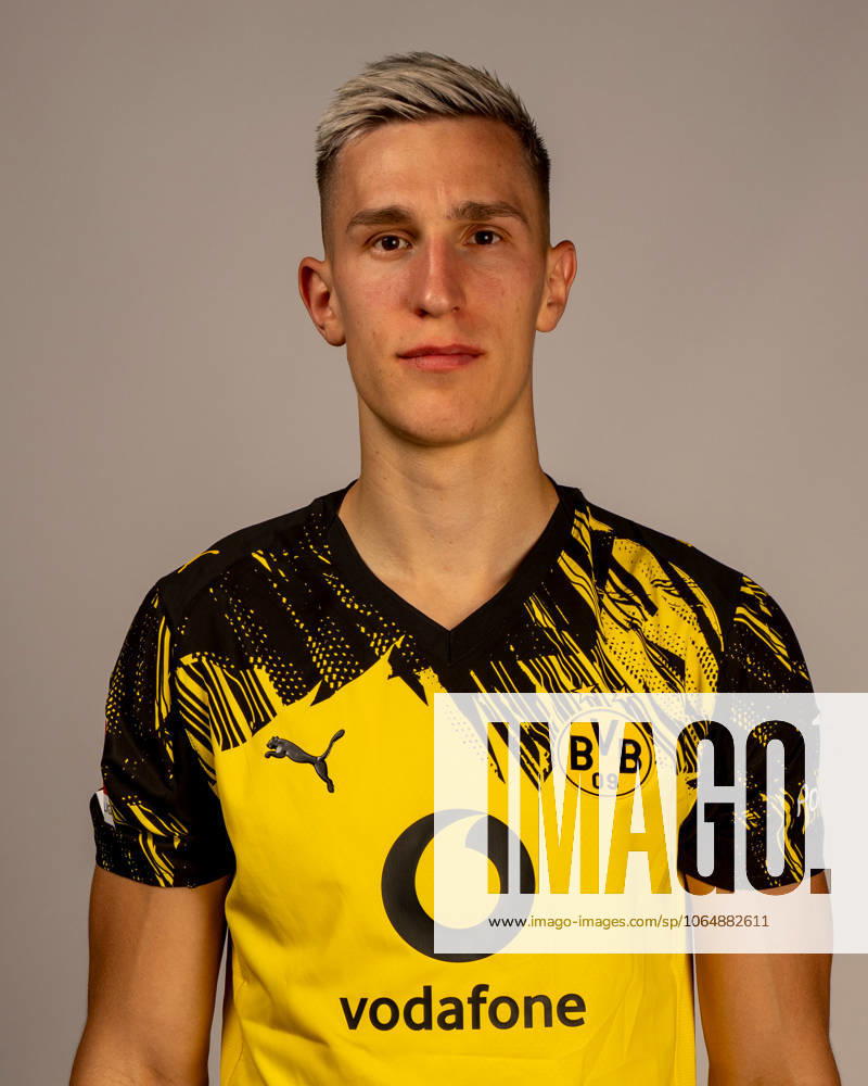 Borussia Dortmund 1 BL, portrait date 2025 2026 Borussia Dortmund 1 BL, portrait date 2025 2026 Nico Schlotterbeck Borussia Dortmund 1 BL, portrait date 2025 2026 Photo Borussia Dortmund Hendrik Deckers via Revierfoto Dortmund Training ground Hohenbuschei North Rhine-Westphalia Germany Poolfoto Borussia Dortmund Hendrik Deck ,