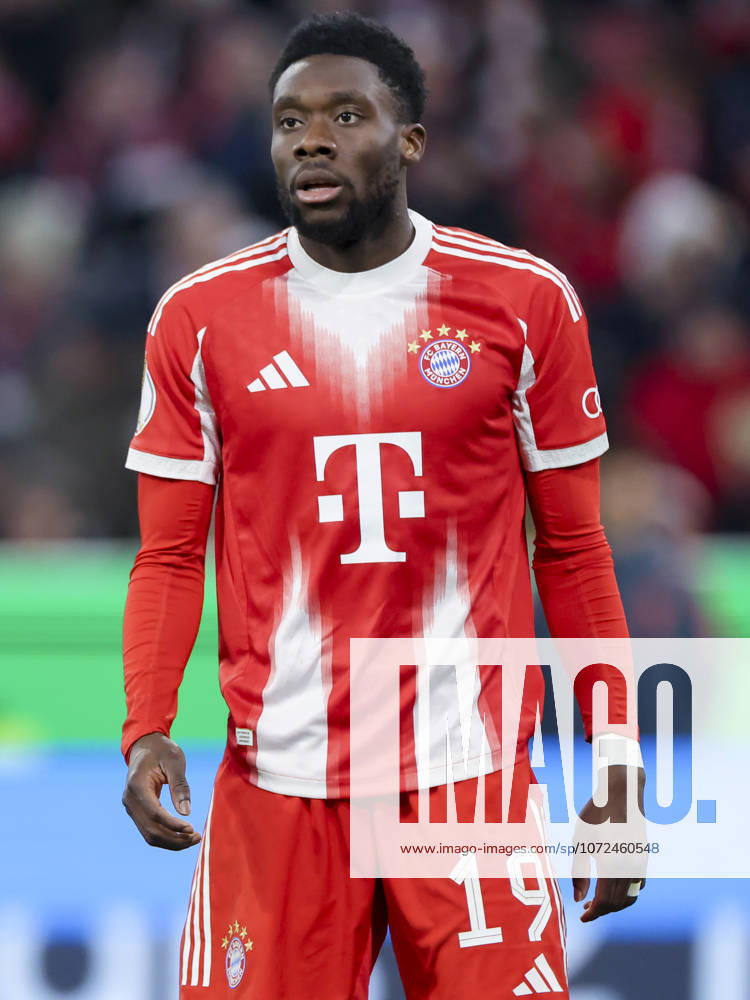Alphonso Davies FC Bayern Muenchen looks on, DFB Pokal, FC Bayern Muenchen v RB Leipzig, Allianz Arena, February 11, 2026 in Muenchen, Germany Photo by Marco Steinbrenner DeFodi Images Alphonso Davies FC Bayern Muenchen looks on, DFB Pokal, FC Bayern Muenchen v RB Leipzig, Allianz Arena, February 11, 2026 in Muenchen, Germany Photo by Marco Steinbrenner DeFodi Images DFB DFL REGULATIONS PROHIBIT ANY USE OF PHOTOGRAPHS AS IMAGE SEQUENCES AND OR QUASI VIDEO