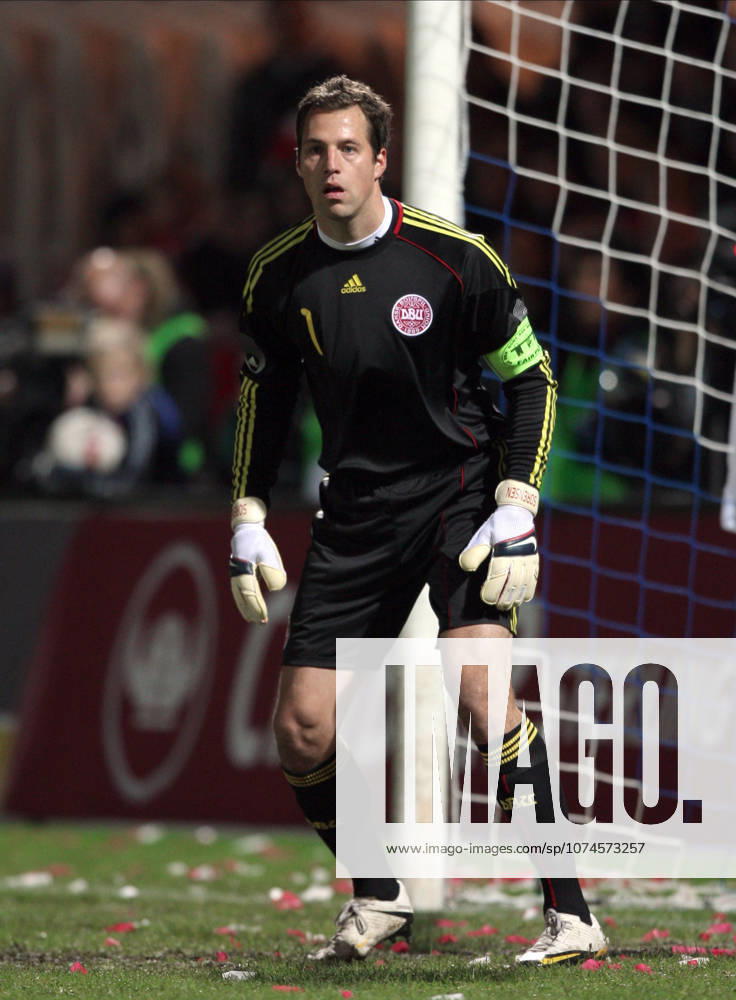 Denmark V South Korea, International Friendly, Länderspiel, Nationalmannschaft Thomas Sorensen of Denmark in action during the International Friendly match between Denmark and Korea Republic at Blue Water Stadium on November 14, 2009 in Esjberg, Denmark. Esjberg Blue Water Stadium Denmark Denmark