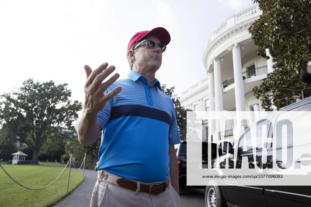 Washington, District of Columbia, United States of America - United States Senator Rand Paul (Republican of Kentucky) speaks with members of the news media outside the South Portico of the White House after returning from a golf outing in Virginia with US President Donald J. Trump, in Washington, DC, USA, 15 October 2017..Credit: Michael Reynolds Pool via CNP