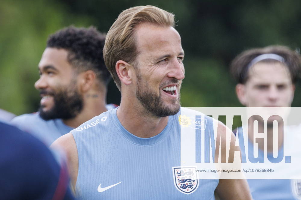 FIFA World Cup, WM, Weltmeisterschaft, Fussball 2026 preparations - England training session Harry Kane of England and teammates attend a training session in Palm Beach Gardens, Florida, USA, 09 June 2026. England are drawn in Group L of the upcoming FIFA World Cup 2026 starting on 11 June 2026 and running until 19 July 2026. PALM BEACH GARDENS FLORIDA United States