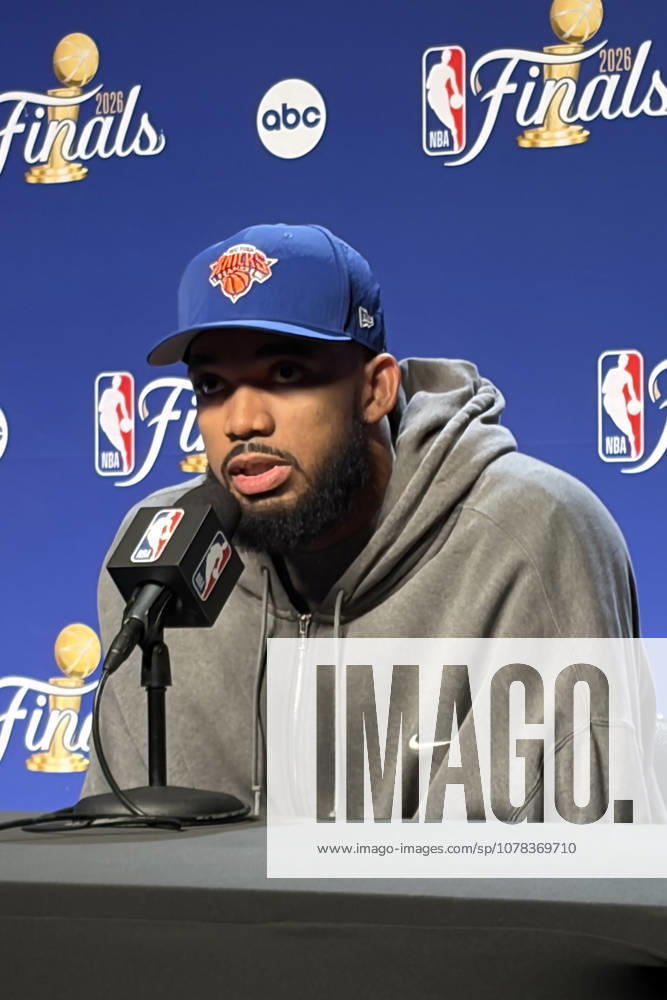 New York Knicks player Karl-Anthony Towns speaks during a press conference, PK, Pressekonferenz in New York, USA, 9 June 2026. Towns said that his presence in the NBA, Basketball Herren, USA Finals is a monumental moment for the Dominican Republic and that being able to represent the Caribbean nation on a stage like that means everything. It means a lot to have my mother’s country behind me. To have another moment where the Dominican Republic is represented in the NBA Finals is a true honor. To be able to proudly represent my flag means everything. Karl-Anthony Towns: This is a monumental moment for the Dominican Republic—it s an honor !ACHTUNG: NUR REDAKTIONELLE NUTZUNG!