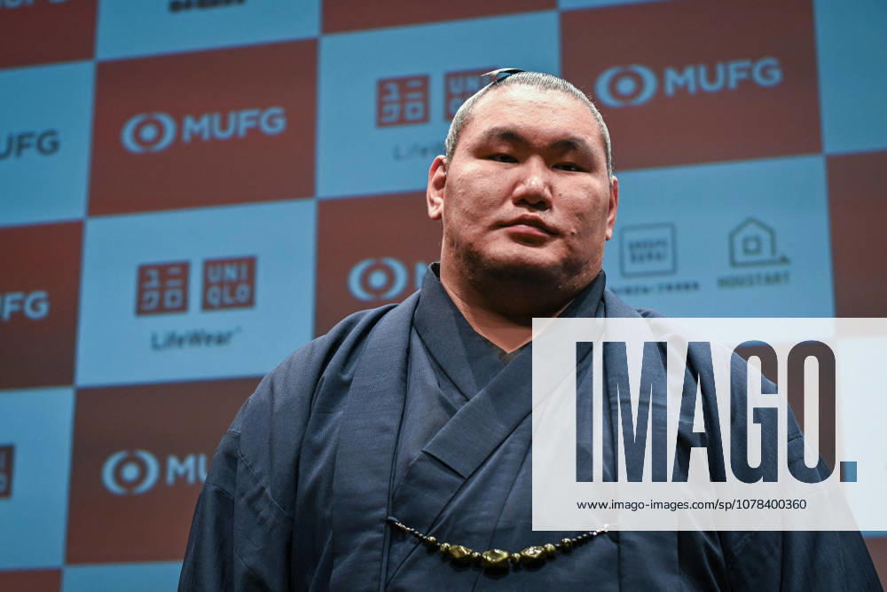 MUFG Paris Sumo Tournament press conference, PK, Pressekonferenz - Paris Hoshoryu Tomokatsu poses for a photo after a press conference for the MUFG Paris Sumo Tournament 2026 in Paris on June 11, 2026. Photo by Firas Abdullah ABACAPRESS.COM Paris Ile-de-France France