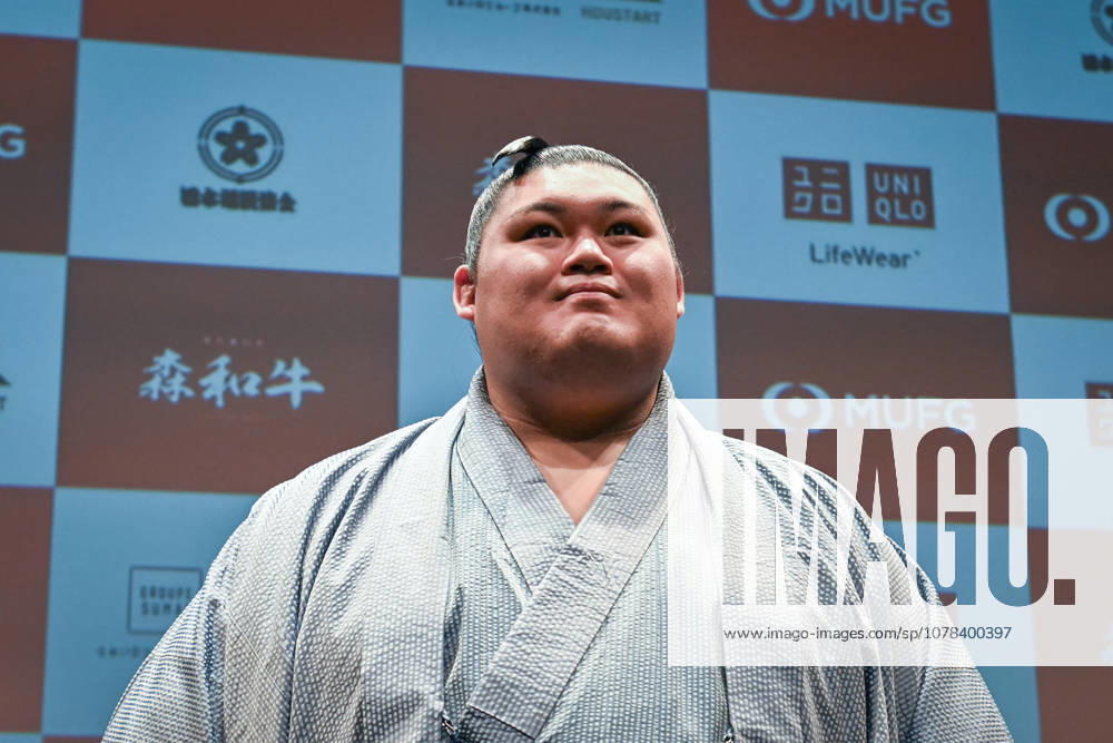 MUFG Paris Sumo Tournament press conference, PK, Pressekonferenz - Paris Onosato Daiki poses for a photo after a press conference for the MUFG Paris Sumo Tournament 2026 in Paris on June 11, 2026. Photo by Firas Abdullah ABACAPRESS.COM Paris Ile-de-France France