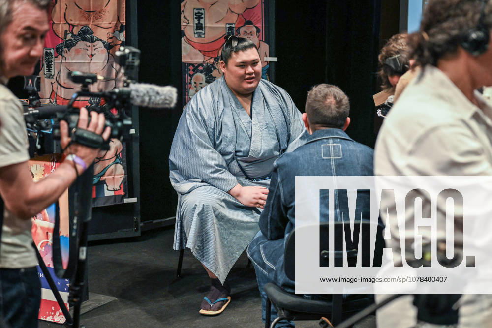 MUFG Paris Sumo Tournament press conference, PK, Pressekonferenz - Paris Onosato Daiki speaks during a TV interview after a press conference for the MUFG Paris Sumo Tournament 2026 in Paris on June 11, 2026. Photo by Firas Abdullah ABACAPRESS.COM Paris Ile-de-France France