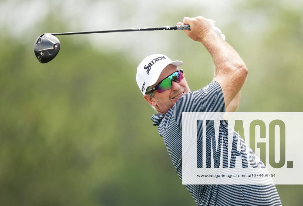 Ryan Fox, of New Zealand, hits his tee shot on the second hole during the Canadian Open in Caledon, Ont., on Thursday, June 11, 2026. Canada News - June 11, 2026 - ZUMAc35_ 20260611_zaf_c35_055