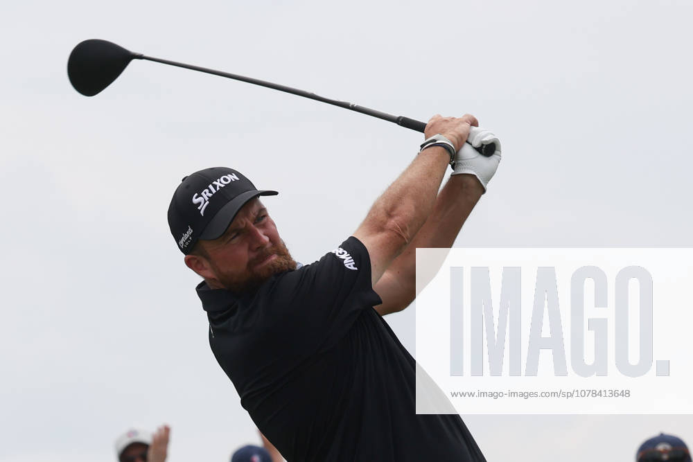 Shane Lowry of Ireland tees off during the RBC Canadian Open held at TPC Toronto at Osprey Valley in Caledon Ontario, Canada. CSM PGA, Golf Herren 2026: RBC Canadian Open Jun 11 - ZUMAc04_ 20260611_zma_c04_022