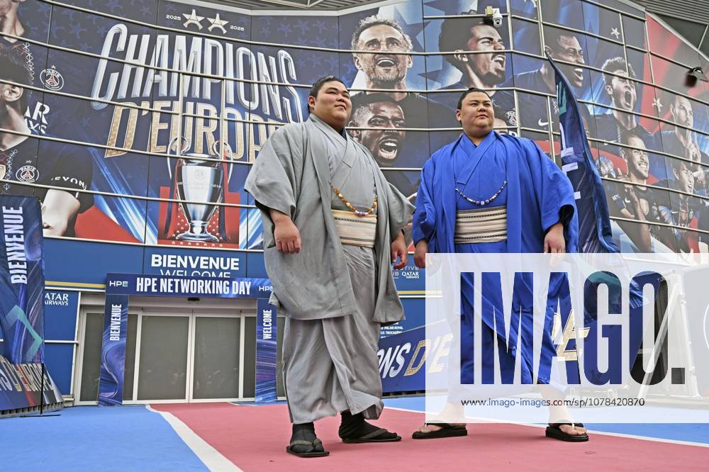 Sumo: Paris tournament Sumo wrestlers Yoshinofuji (R) and Hakunofuji pose during a visit to Parc des Princes, Paris Saint-Germain football club s home stadium in Paris, on June 11, 2026. They will participate in a June 13-14 sumo tournament in the French capital. A14AA0005618527P
