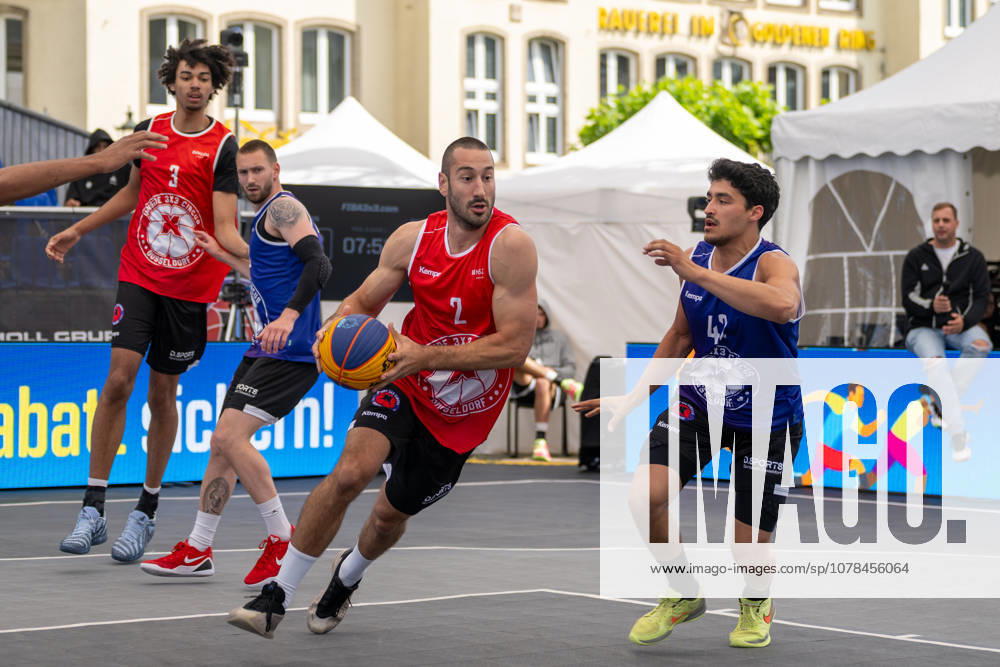 Duel between Milos Jovanovic Team Bonn, 02 and Sam Ghamari Team Twente, 42 Innside 3x3 Circus, Basketball, Group stage, D Sports, 13 06 2026 Innside 3x3 Circus, Basketball, Group stage, D Sports, 13 06 2026 Duesseldorf