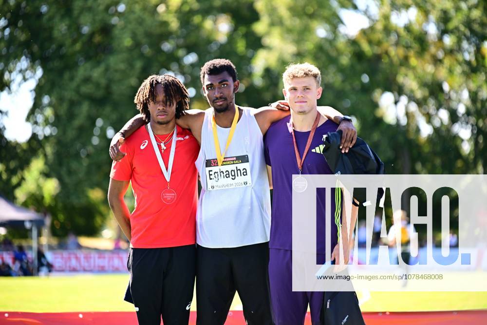Akira Eghagha 312 stands with gold medal in the middle, flanked by Bright Otiora left, silver and Jakob Kemminer right, bronze at the award ceremony in the Michael Hoffmann Stadium Mannheim All three athletes wear their medals and pose together for the winners photo Akira Eghagha 312 , Jakob Kemminer and Bright Otiora at the award ceremony in Mannheim