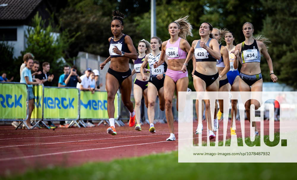 Merck Laufgala Pfungstadt, 13 06 2026 In the final sprint The field of the womens 800m B race with from left Natalie Füllgraf GER Cologne Athletics , Alica Schmidt GER SCC Berlin , Natalia Issler SUI Switzerland and Fiona Von Flüe SUI Switzerland Merck Laufgala on 13 06 2026 at the TSV Stadium in Pfungstadt Hesse