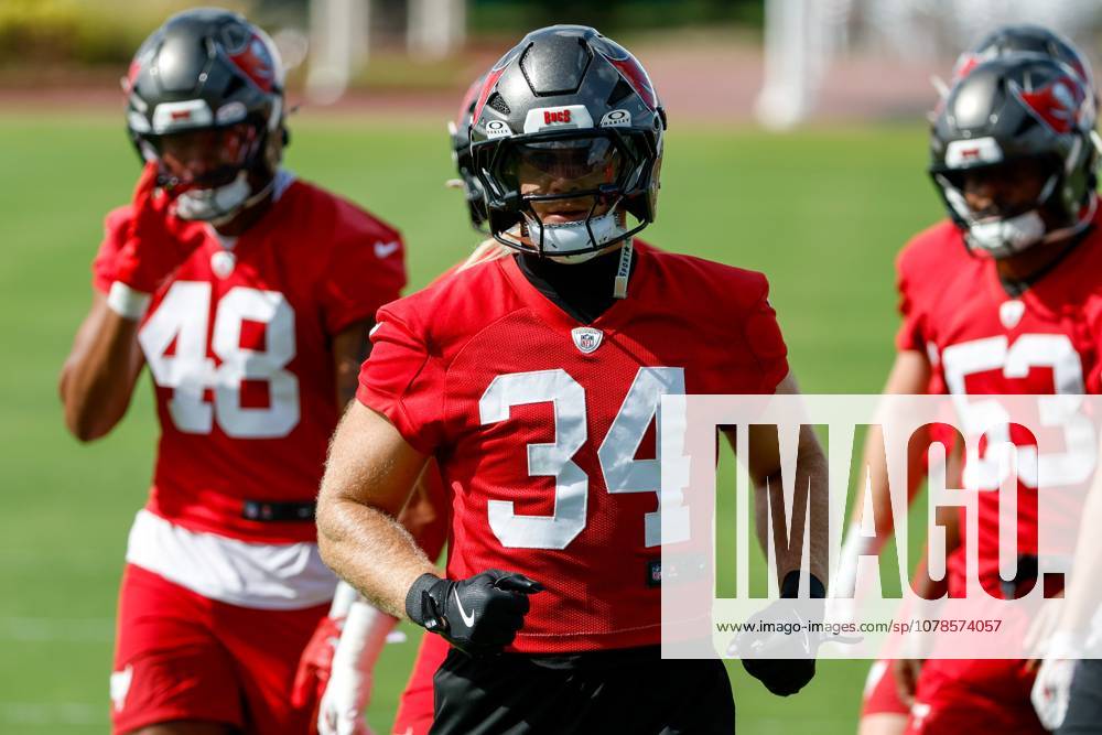 Tampa Bay Buccaneers linebacker Alex Anzalone (34) warms up with teammates during mandatory mini-camp at the AdventHealth Training Center in Tampa on Tuesday, June 16, 2026. Tampa USA - ZUMAs70_ 0859278534st