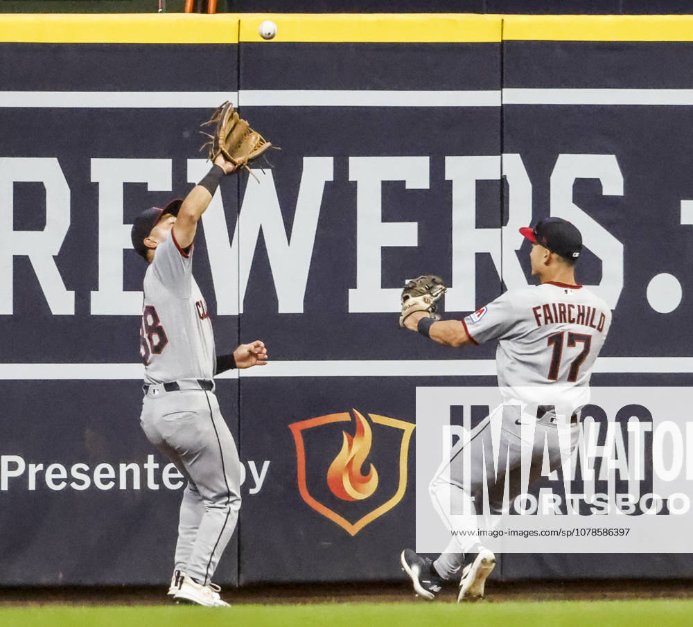 Cleveland Guardians center fielder Stuart Fairchild (L) watches as Cleveland Guardians left fielder Steven Kwan (R)catches a fly hit by Milwaukee Brewers left fielder Jackson Chourio in the first inning of the MLB, Baseball Herren, USA game between the Cleveland Guardians and the Milwaukee Brewers at American Family Field in Milwaukee, Wisconsin on Tuesday, June 16, 2026. MIL20260616803 TANNENxMAURY