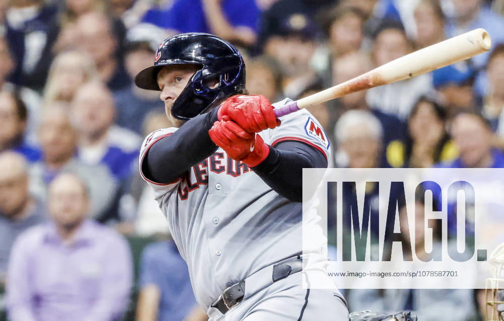 Cleveland Guardians designated hitter Rhys Hoskins hits a double in the sixth inning of the MLB, Baseball Herren, USA game between the Cleveland Guardians and the Milwaukee Brewers at American Family Field in Milwaukee, Wisconsin on Tuesday, June 16, 2026. MIL20260616816 TANNENxMAURY