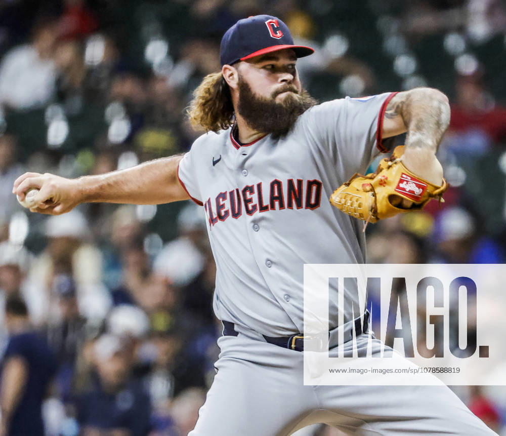 Cleveland Guardians relief pitcher Hunter Gaddis throws in the seventh inning of the MLB, Baseball Herren, USA game between the Cleveland Guardians and the Milwaukee Brewers at American Family Field in Milwaukee, Wisconsin on Tuesday, June 16, 2026. MIL20260616820 TANNENxMAURY