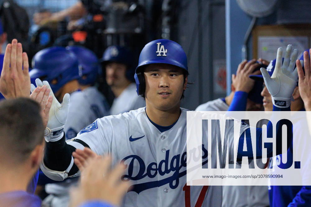 Shohei Ohtani 17 of the Los Angeles Dodgers is congratulated after hitting a solo home run in the sixth inning during a regular season MLB, Baseball Herren, USA game against the Tampa Bay Rays on Tuesday June 16, 2026 at Dodger Stadium in Los Angeles, California. Dodgers defeat Rays, 1-0. JAVIER ROJAS PI Los Angeles USA - ZUMAp124 20260616_zaa_p124_009