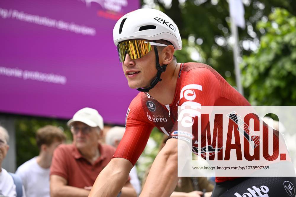 Baloise Belgium Tour 2026 Stage 1 SCHERPENHEUVEN-ZICHEM, BELGIUM - JUNE 17 : De Schuyteneer Steffen (BEL) of Lotto Intermarche during stage 1 of the 95th edition of Baloise Tour of Belgium an UCI ProSeries 2.Pro cycling road race stage for Men Elite of 187.9 km with start in Scherpenheuven-Zichem and finish in Scherpenheuven-Zichem on June 17, 2026 in Scherpenheuven-Zichem, Belgium, 17 06 2026 ( Motordriver Stephan Boone - Scherpenheuven-Zichem Belgium
