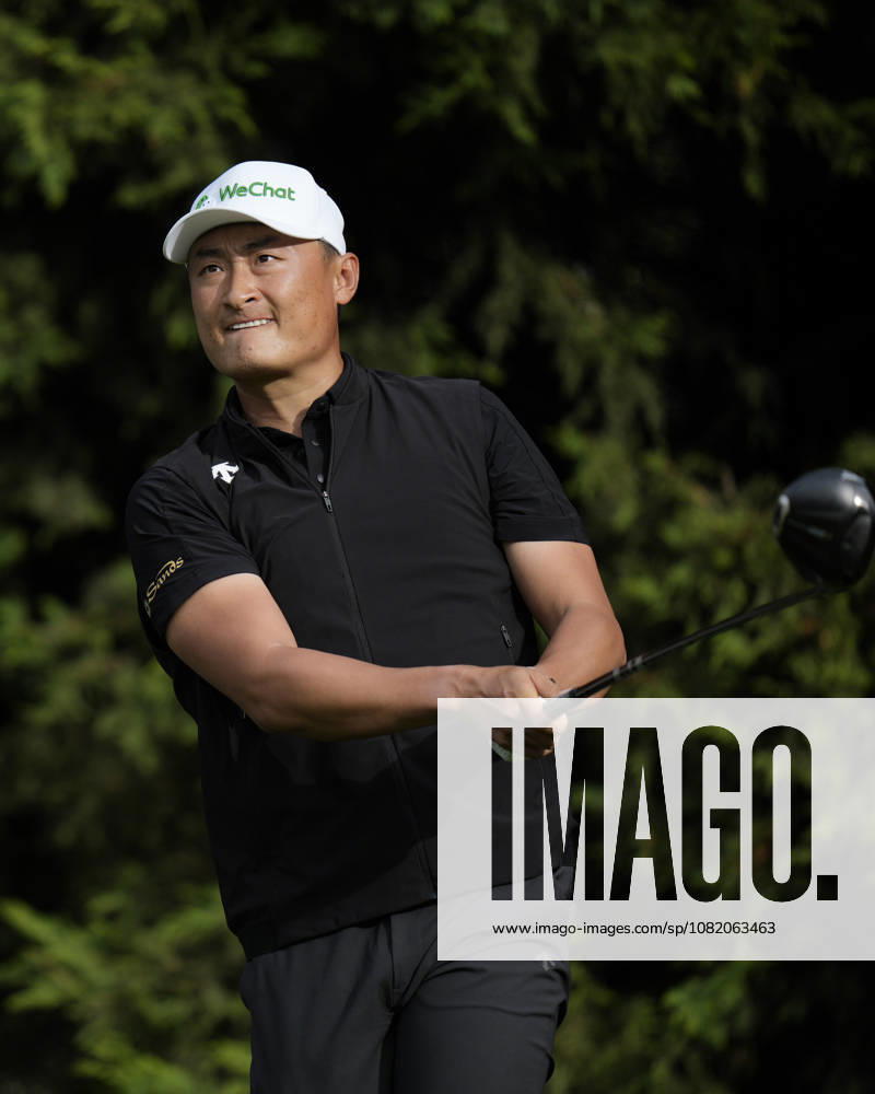 SUTTON COLDFIELD, ENGLAND - AUG 28: Hao-Tong Li (CHN) plays from the ninth tee during the completion of the delayed Round 1 at the 2026 Husqvarna British Masters at The Belfry, Sutton Coalfield on August 28, 2026 in Warwickshire, England The 2026 Husqvarna British Masters