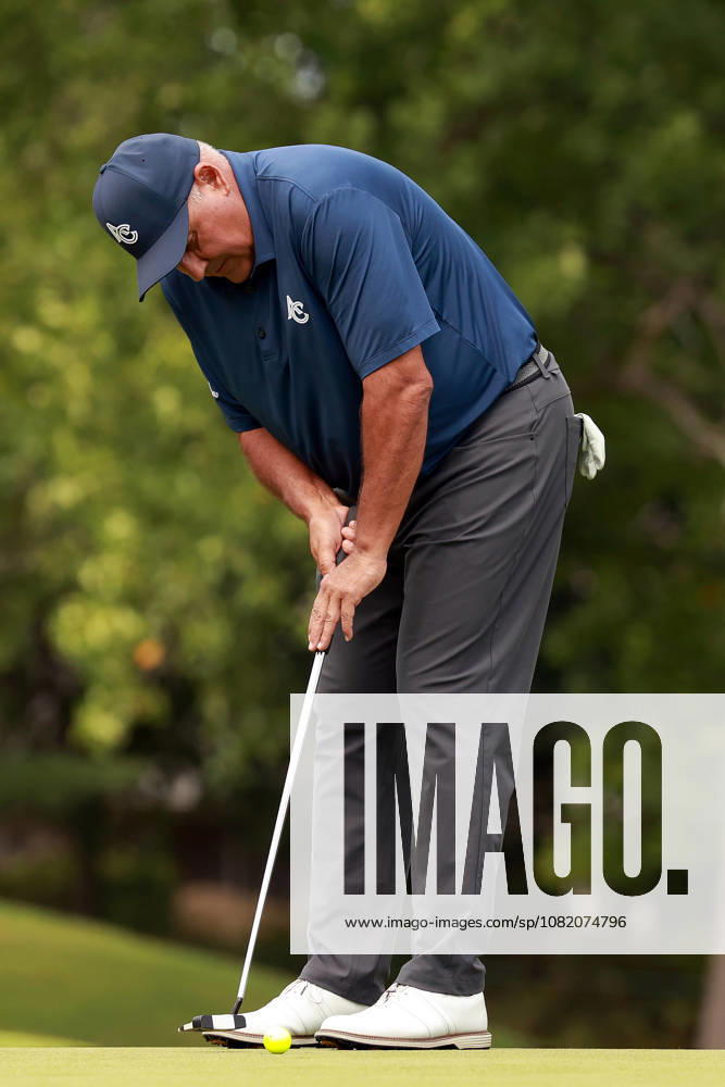 The Ally Challenge GRAND BLANC,MICHIGAN-AUGUST 28: Angel Cabrera of Argentina putts on the 1st green during the first round of The Ally Challenge presented by McLaren at Warwick Hills Golf & Country Club, Grand Blanc, MI, USA Friday, August 28, 2026. Grand Blanc Michigan United States