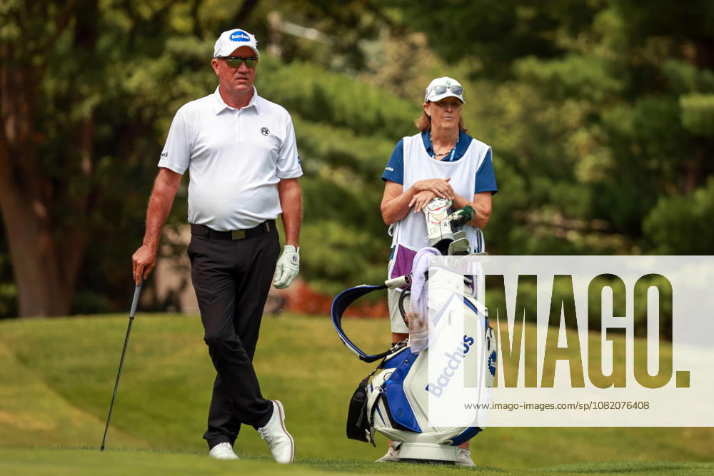 The Ally Challenge GRAND BLANC,MICHIGAN-AUGUST 28: Scott Hend of Australia looks over the first green with his caddie during the first round of The Ally Challenge presented by McLaren at Warwick Hills Golf & Country Club, Grand Blanc, MI, USA Friday, August 28, 2026. Grand Blanc Michigan United States