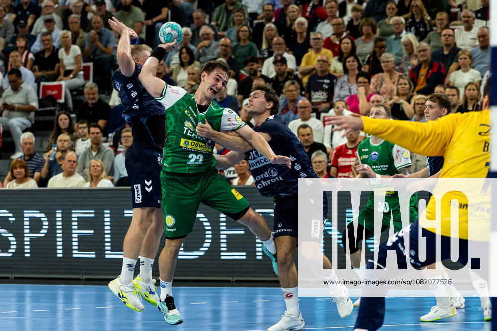Opel HBL SG Flensburg Handewitt vs. ThSV Eisenach, August 28, 2026: Felix Aellen, No. 22, of ThSV Eisenach on the attack. Opel HBL SG Flensburg Handewitt vs. ThSV Eisenach, GGW Arena