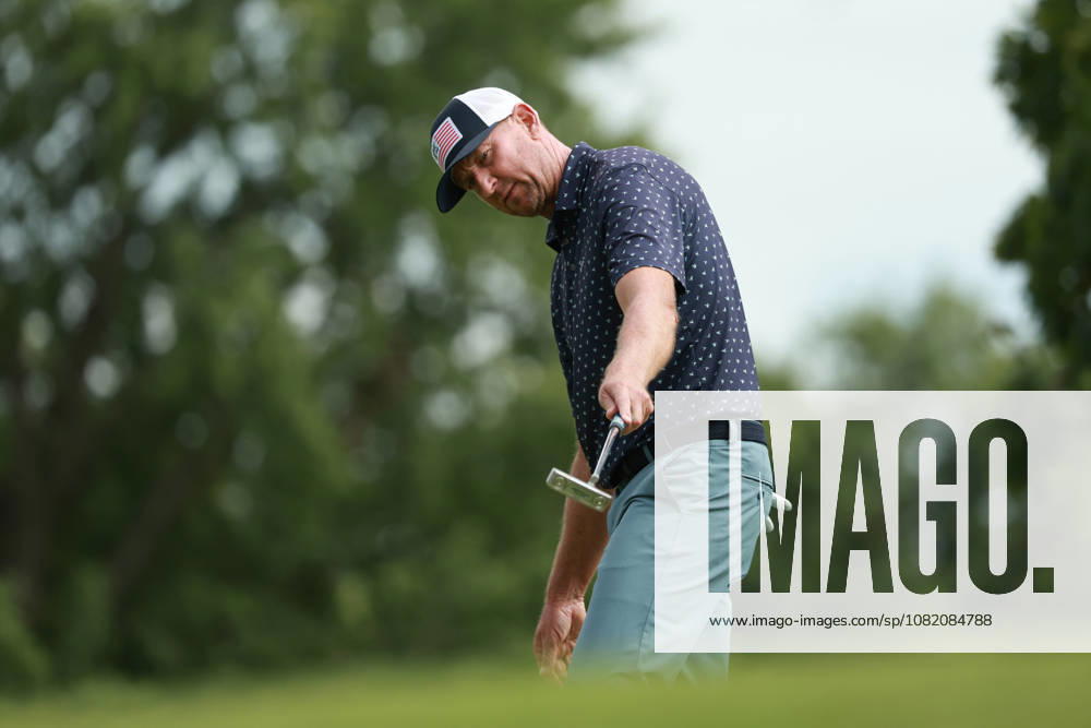 The Ally Challenge GRAND BLANC,MICHIGAN-AUGUST 28: Vaughn Taylor of the United States plays his putt on the 9th green during the first round of The Ally Challenge presented by McLaren at Warwick Hills Golf & Country Club, Grand Blanc, MI, USA Friday, August 28, 2026. Grand Blanc Michigan United States