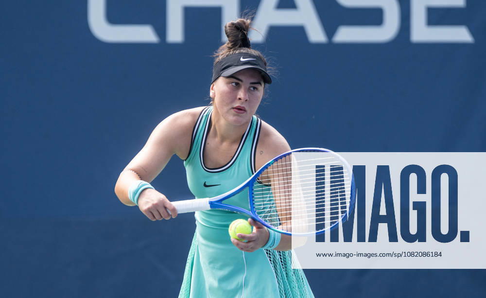 US Open qualifying final round NEW YORK, USA - AUGUST 28: Bianca Andreescu serves during a women s qualifying singles match final round of the 2026 US Open Championship at USTA Billie Jean King National Tennis Center on August 28, 2026 in Flushing, NY. Bianca Andreescu lost in three sets, she needed twice medical attention during 3rd set and was visibly physically exhausted. Lev Radin Anadolu New York United States. Editorial use only. Please get in touch for any other usage.