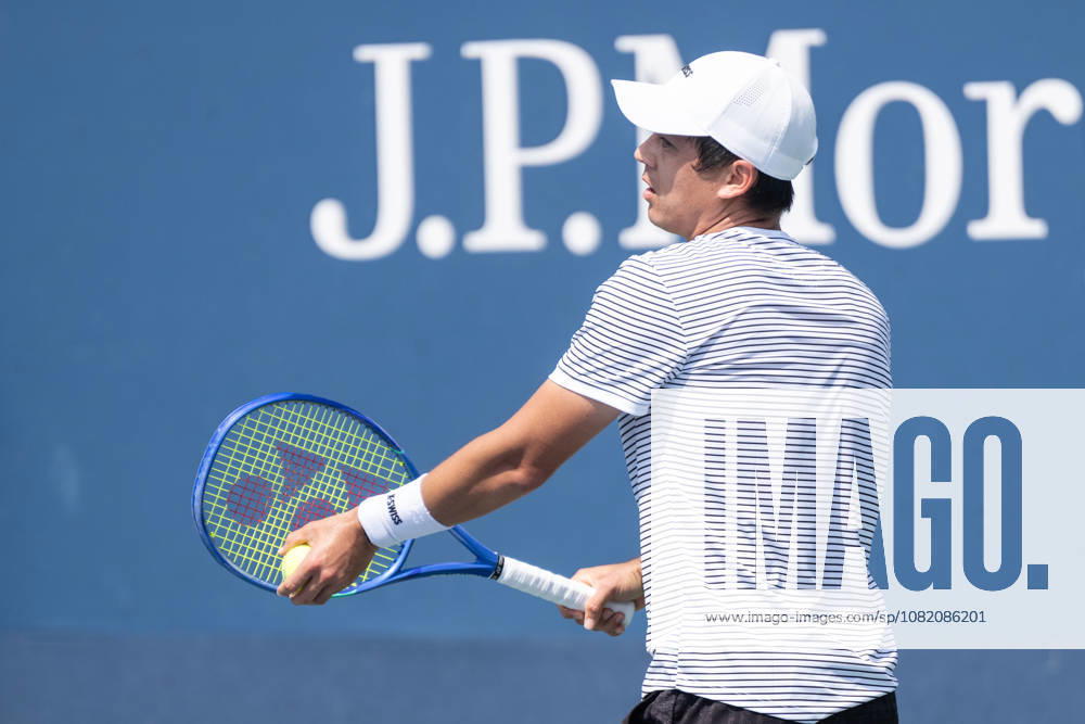 US Open qualifying final round NEW YORK, USA - AUGUST 28: Mackenzie McDonald serves during a men s qualifying singles match final round of the 2026 US Open Championship at USTA Billie Jean King National Tennis Center on August 28, 2026 in Flushing, NY. Mackenzie McDonald lost in three sets. Lev Radin Anadolu New York United States. Editorial use only. Please get in touch for any other usage.
