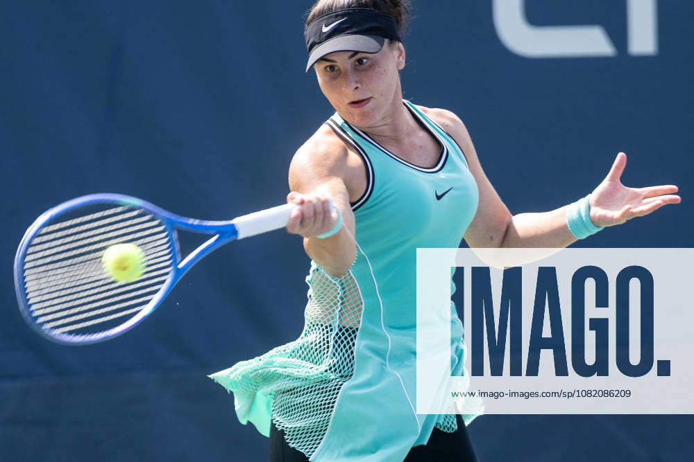 US Open qualifying final round NEW YORK, USA - AUGUST 28: Bianca Andreescu returns ball during a women s qualifying singles match final round of the 2026 US Open Championship at USTA Billie Jean King National Tennis Center on August 28, 2026 in Flushing, NY. Bianca Andreescu lost in three sets, she needed twice medical attention during 3rd set and was visibly physically exhausted. Lev Radin Anadolu New York United States. Editorial use only. Please get in touch for any other usage.