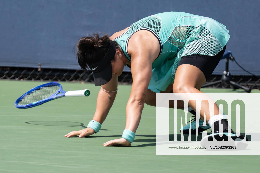 US Open 2026 Qualifying Final Round NEW YORK, UNITED STATES - AUGUST 28: Bianca Andreescu falls to the court during the final round of women s singles qualifying at the 2026 US Open at the USTA Billie Jean King National Tennis Center in Flushing, New York, United States, on August 28, 2026. Lev Radin Anadolu New york United States. Editorial use only. Please get in touch for any other usage.