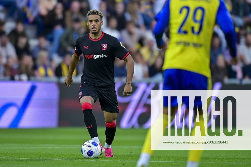 , Kooi Stadium , season 2026 2027 , Dutch Eredivisie football , match between SC Cambuur and FC Twente , picture shows FC Twente player Daouda Weidmann Cambuur - Twente x206258222x