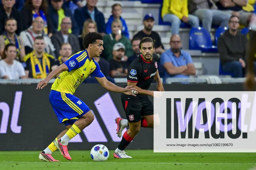 , Kooi Stadium , season 2026 2027 , Dutch Eredivisie football , match between SC Cambuur and FC Twente , picture shows SC Cambuur player Rafik El Arguioui FC Twente player Bart van Rooij Cambuur - Twente x206259130x