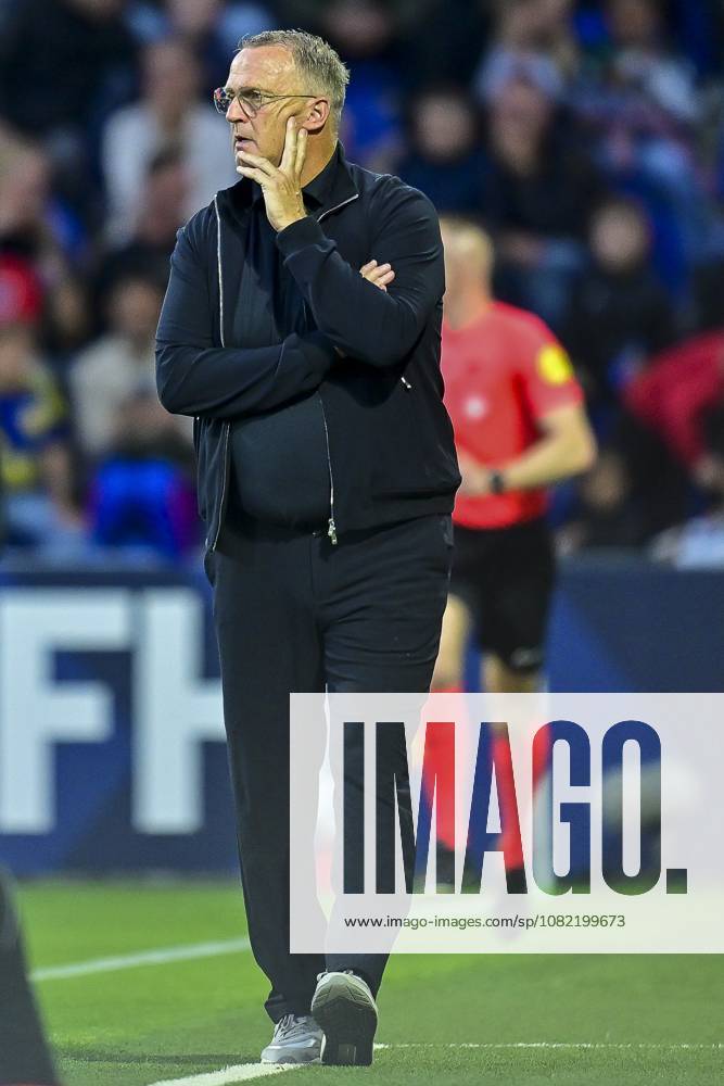 , Kooi Stadium , season 2026 2027 , Dutch Eredivisie football , match between SC Cambuur and FC Twente , picture shows FC Twente trainer coach John van den Brom Cambuur - Twente x206259135x