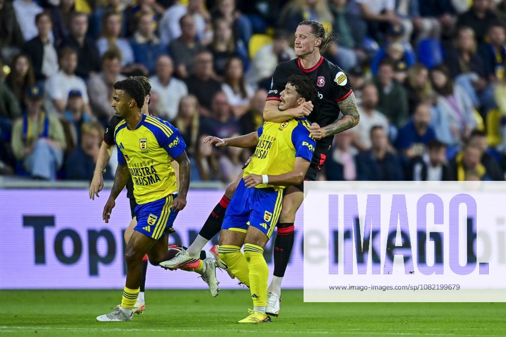 , Kooi Stadium , season 2026 2027 , Dutch Eredivisie football , match between SC Cambuur and FC Twente , picture shows SC Cambuur player Ismael Baouf FC Twente player Wout Weghorst Cambuur - Twente x206259141x