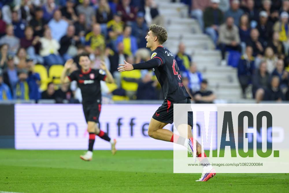 LEEUWARDEN - Ruud Nijstad of FC Twente celebrates the 0-1 during the Dutch Eredivisie match between SC Cambuur and FC Twente at the Kooi Stadion on August 30, 2026, in Leeuwarden, the Netherlands. COR LASKER ANP Eredivisie 2026 27 ANPxSportx IVx 566624564 originalFilename: 566624564