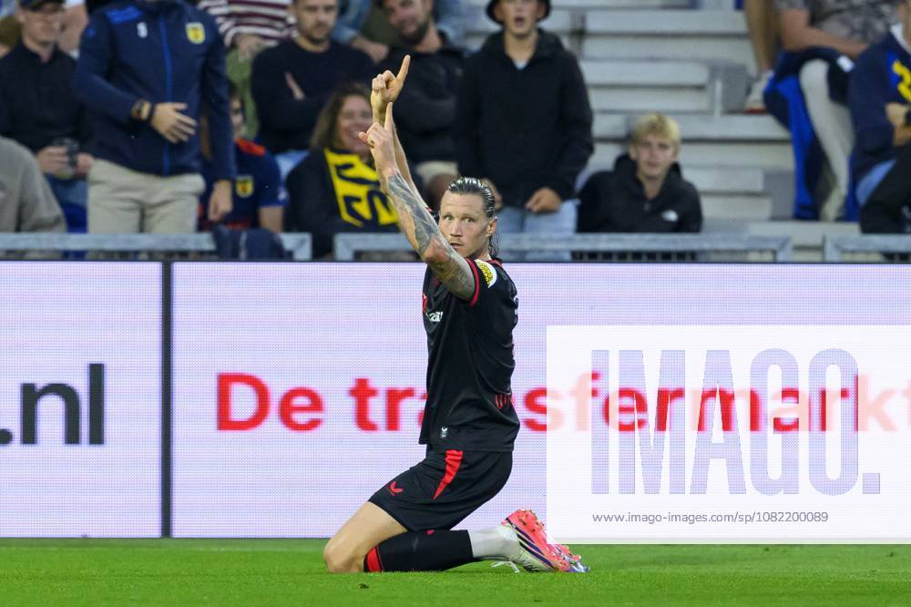 LEEUWARDEN - Wout Weghorst of FC Twente celebrates his goal during the Dutch Eredivisie match between SC Cambuur and FC Twente at the Kooi Stadion on August 30, 2026, in Leeuwarden, the Netherlands. COR LASKER ANP Eredivisie 2026 27 ANPxSportx IVx 566624664 originalFilename: 566624664