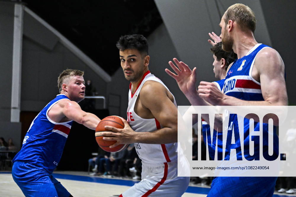 Iceland v Turkiye - FIBA Basketball World Cup 2027 European Qualifiers REYKJAVIK, ICELAND - AUGUST 31: Omer Faruk Yurtseven (C) of Turkiye in action against Tryggvi Hlinason (R) of Iceland during the FIBA Basketball World Cup 2027 European Qualifiers Second Round Group J match between Iceland and Turkiye at Laugardalsholl in Reykjavik, Iceland, on August 31, 2026. Muhammed Enes Yildirim Anadolu Reykjavik Iceland. Editorial use only. Please get in touch for any other usage.