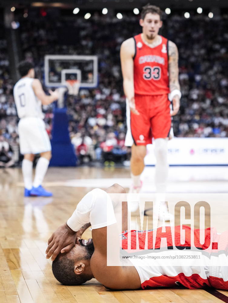 Canada s Khem Birch (92) reacts after missing a dunk against Argentina during their FIBA world cup qualification action in Quebec City, Monday, Aug. 31, 2026. Khem Birch (92) - ZUMAc35_ 20260831_zaf_c35_083