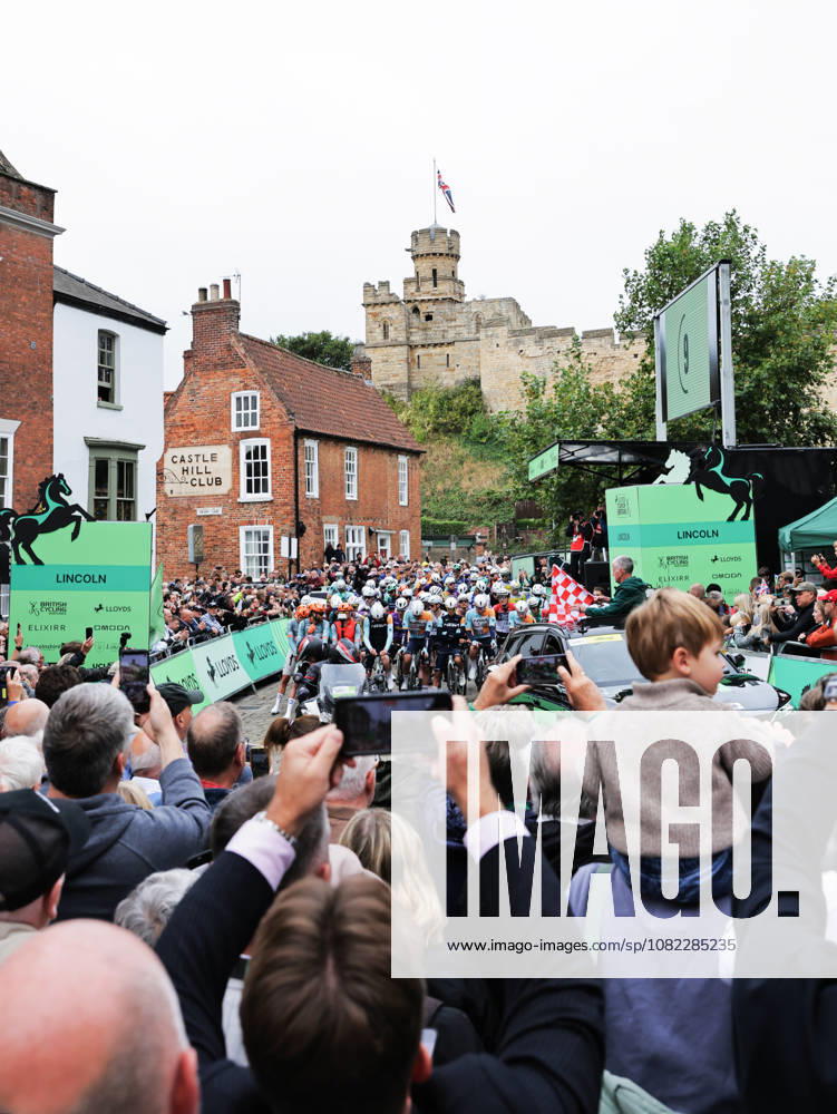 2026 Lloyds Tour of Britain Men Picture by Alex Whitehead SWpix.com - 02 09 2026 - Cycling - UCI ProSeries - 2026 Lloyds Tour of Britain Men - Stage 1: Lincoln to Lincoln (182.5km) - The Peloton roll out of Lincoln