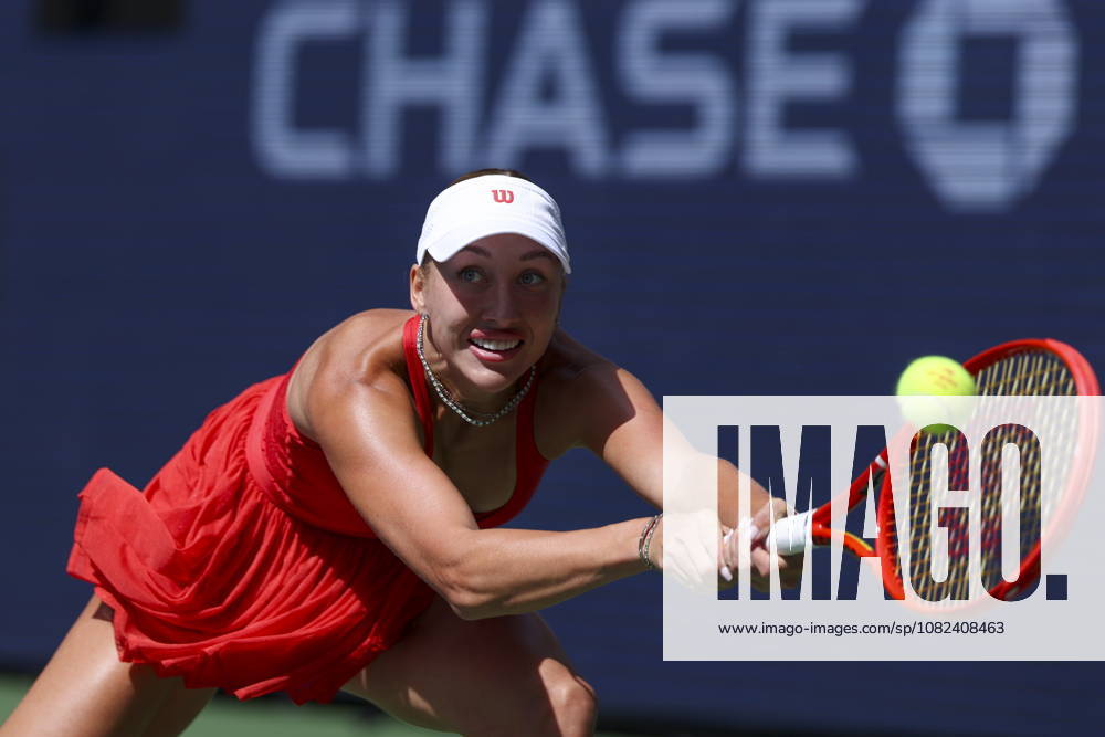 US Open tennis tournament - Day 7 Anastasia Potapova of Austria in action against Amanda Anisimova of the US during the Womens Singles round 3 of the US Open Tennis Championships at the USTA Billie Jean King National Tennis Center in Flushing Meadows, New York, USA, 05 September 2026. The 2026 US Open tournament runs from 23 August through 13 September. FLUSHING MEADOWS NEW YORK United States