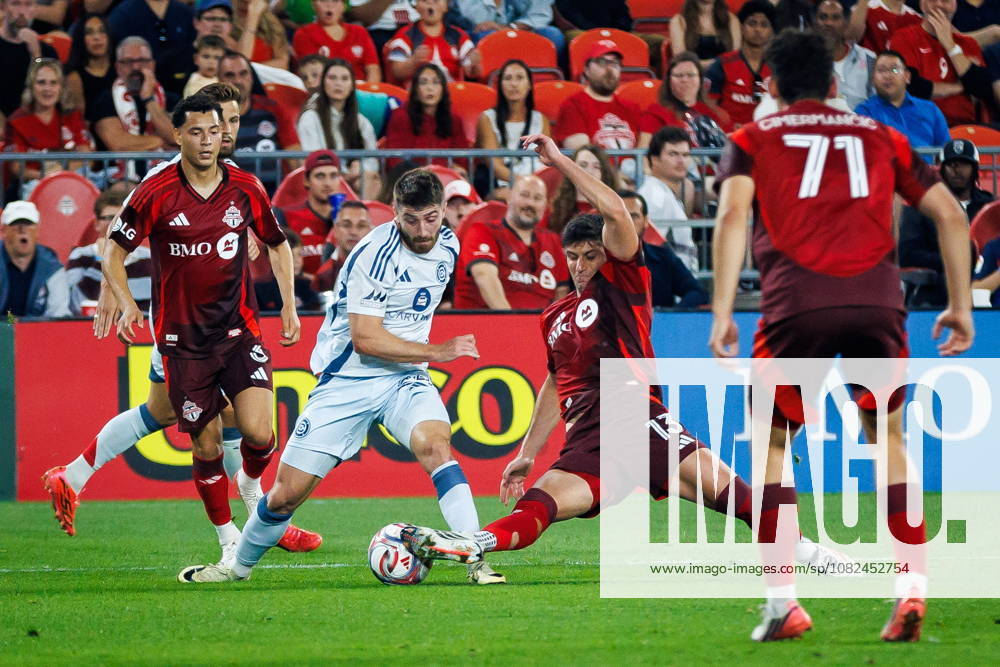 Toronto FC s Benjamn Kuscevic (13) kicks the ball from Chicago Fire FC s Jonathan Dean (24) during first half MLS, Fussball Herren, USA soccer action in Toronto, on Saturday, Sept. 5, 2026. Canada News - September 5, 2026 - ZUMAc35_ 20260905_zaf_c35_097