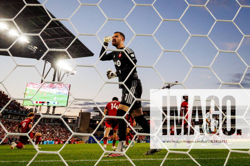 Toronto FC Goalkeeper Luka Gavran (1) reacts after being scored on by Chicago Fire FC s Maren Haile-Selassie, not seen, during first half MLS, Fussball Herren, USA soccer action in Toronto, on Saturday, Sept. 5, 2026. Canada News - September 5, 2026 - ZUMAc35_ 20260905_zaf_c35_101
